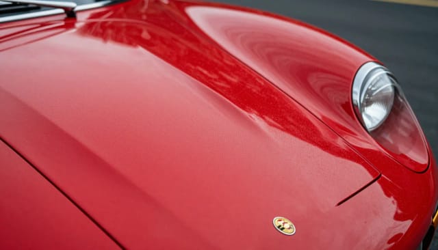 Image Upscaler reconstructing edges and fine texture