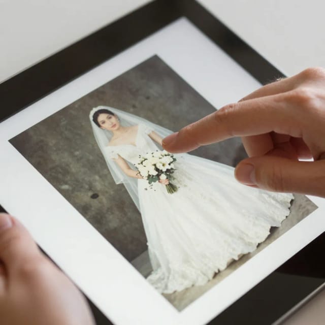 AI restoring an old photo automatically